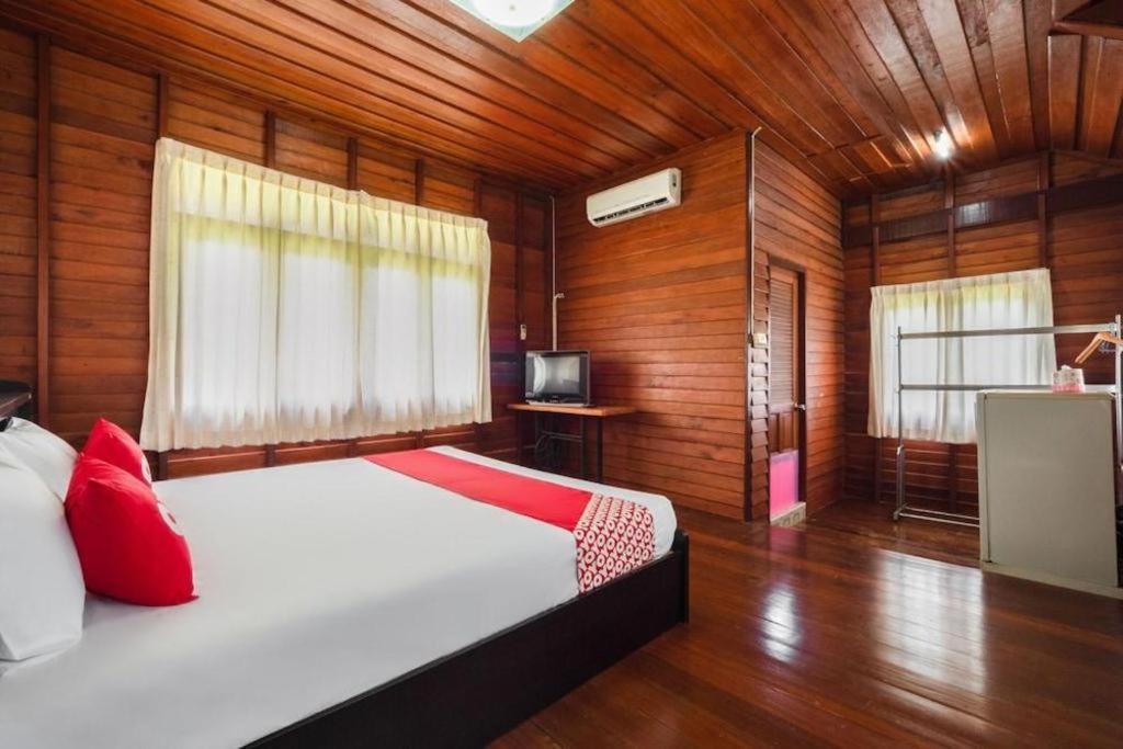 Oyo 1143 Phet Luran Thai Resort Kohchang Koh Chang Esterno foto